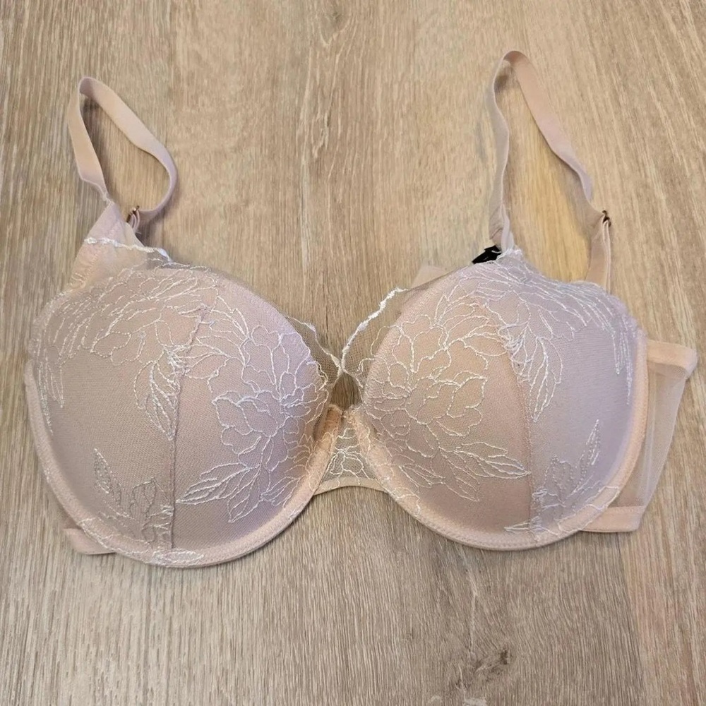 Natori Lace Embroidered Bra in Beige